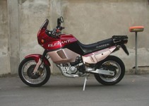 Cagiva ELEFANT 900 2.jpg