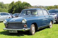 1280px-Morris_Oxford_VI_registered_January_1971_1622cc.jpg