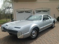 1966-Oldsmobile-Toronado-Deluxe-1.jpg