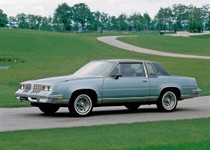 1991 oldsmobile_cutlass_calais.jpg