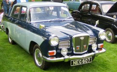 Wolseley_15_60_1961_Castle_Hedingham_2008.jpg